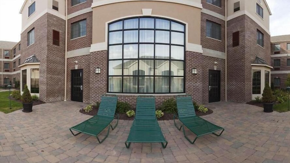 Staybridge Suites Akron-Stow-Cuyahoga Falls 9/65