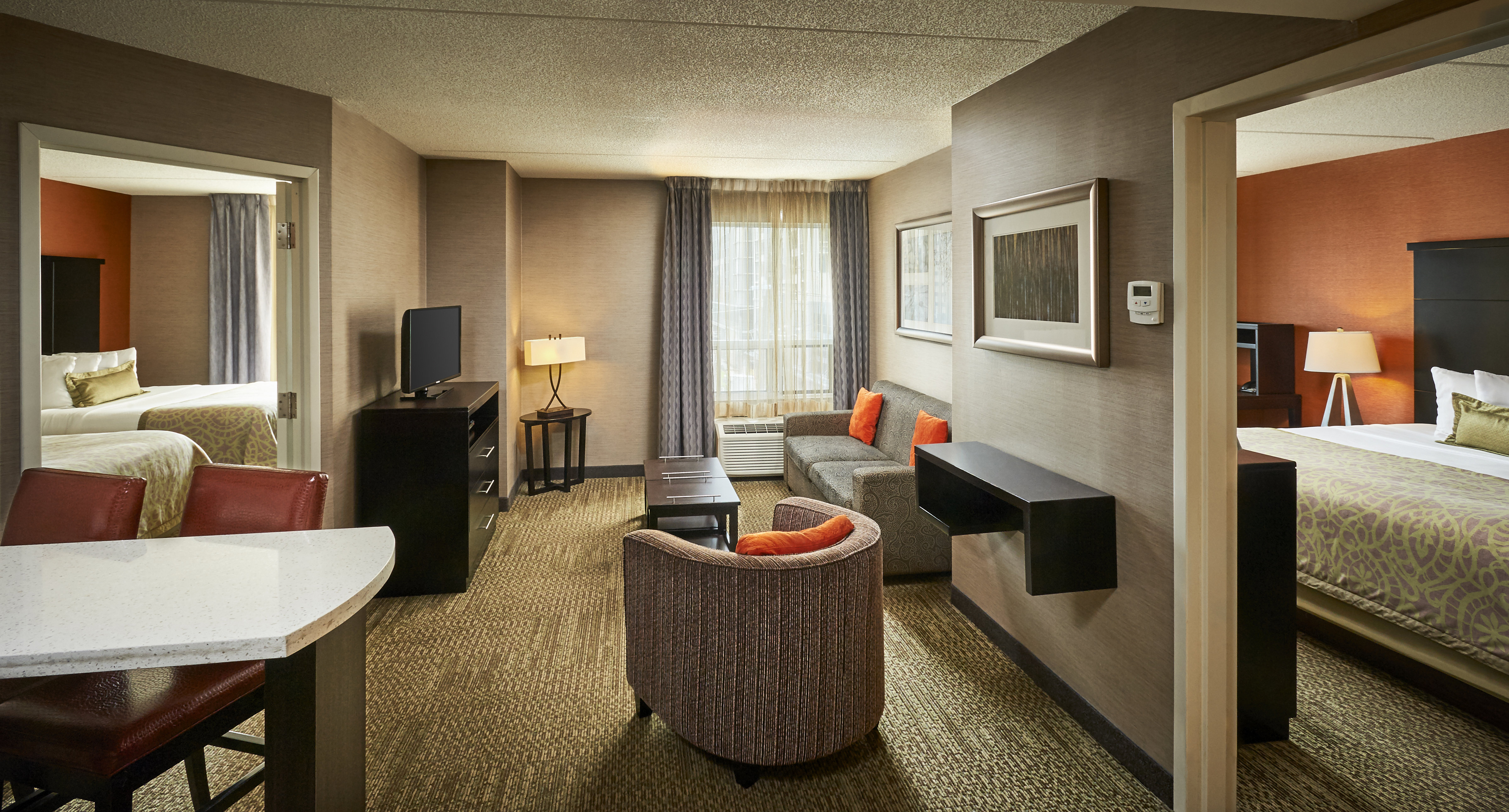 STAYBRIDGE SUITES HAMILTON - DOWNTOWN 44/80