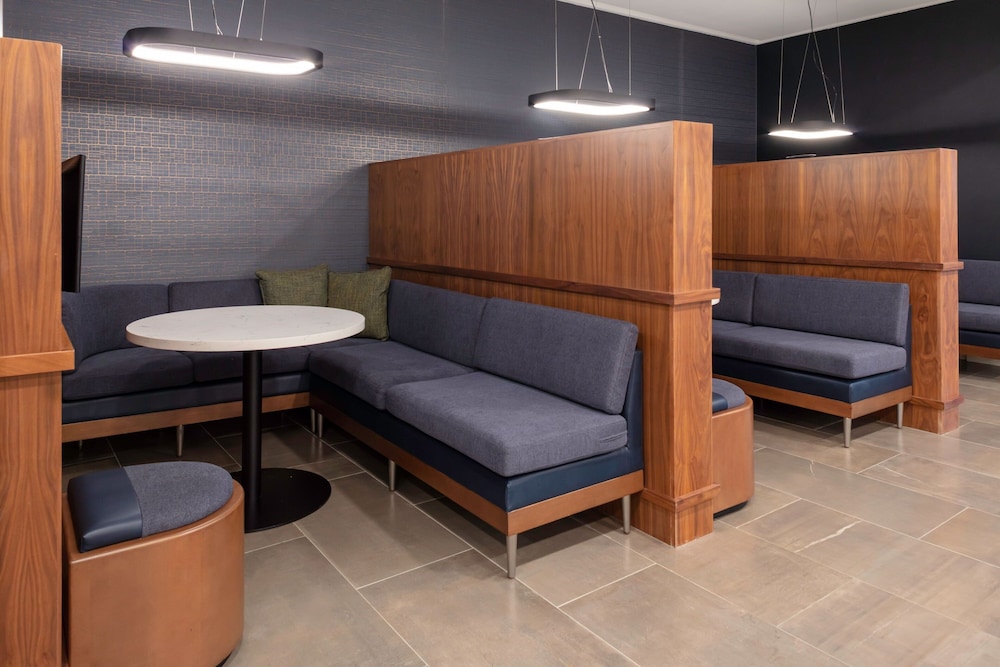 Courtyard by Marriott Memphis East/Galleria 12/26