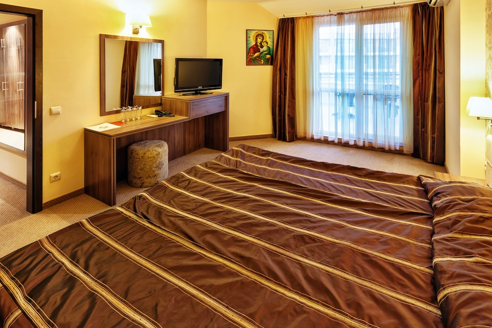 Hotel Forum 28/50