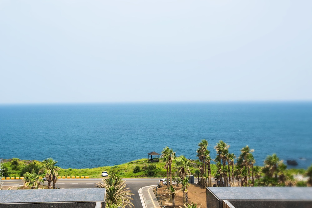 UNI HOTEL JEJU 66/69