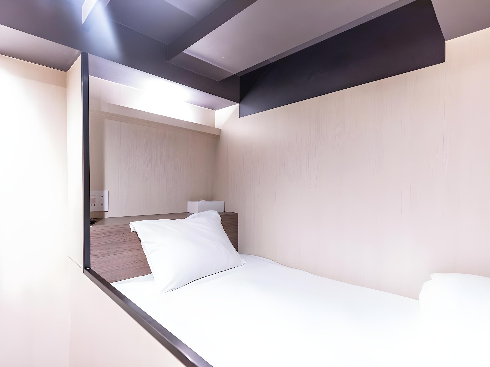 Male Dorm, Upper, Bunk Bed