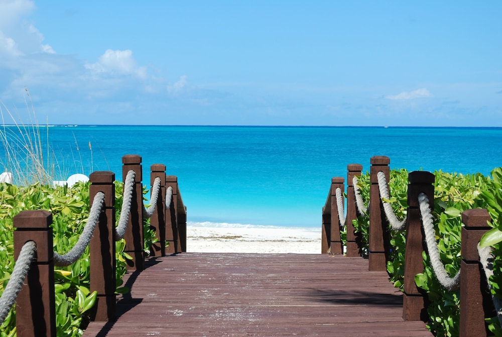 Grandview on Grace Bay 36/50