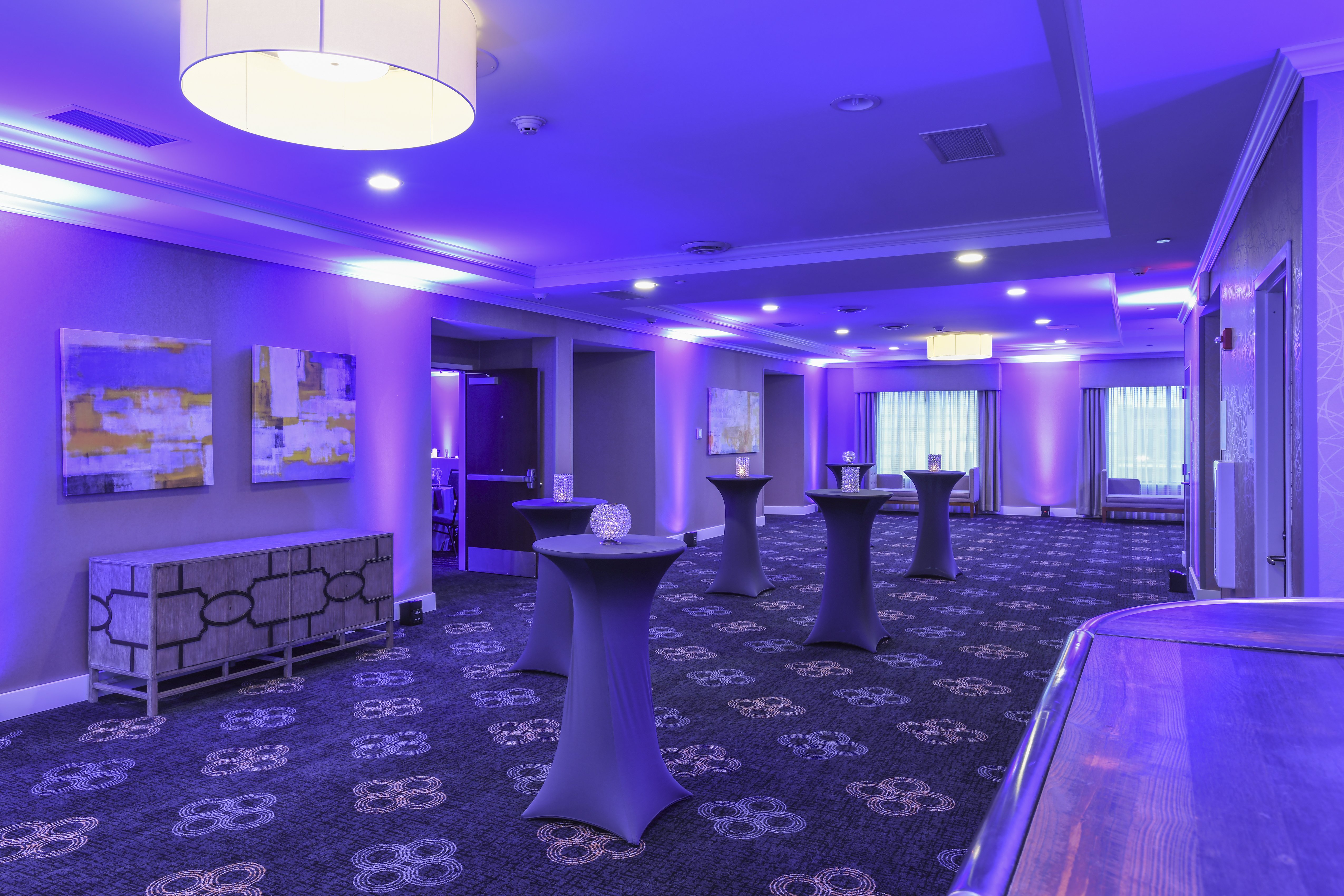 HOLIDAY INN HOTEL SUITES CINCINNATI DOWNTOWN 27/56
