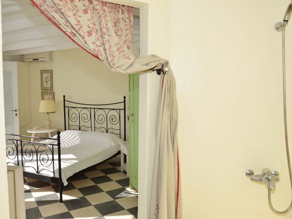 Villa Fegari 50/50