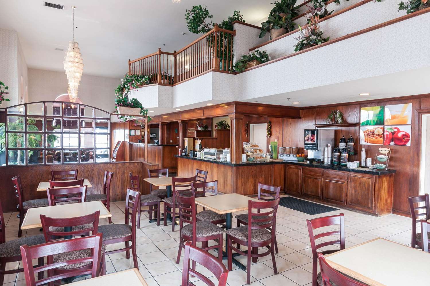 Quality Suites Albuquerque Airport 14/19