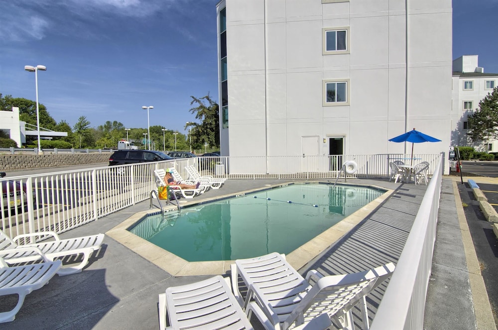 Motel6 Portsmouth, NH 9/61