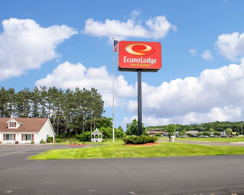 Econo Lodge Inn & Suites Eau Claire South 3/33