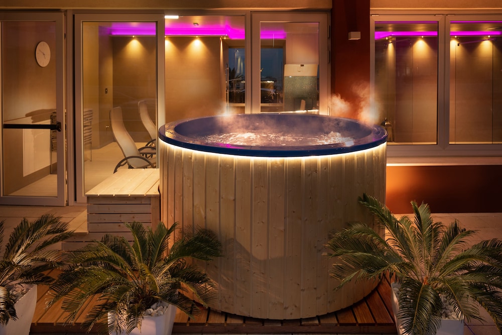swimming pool spa