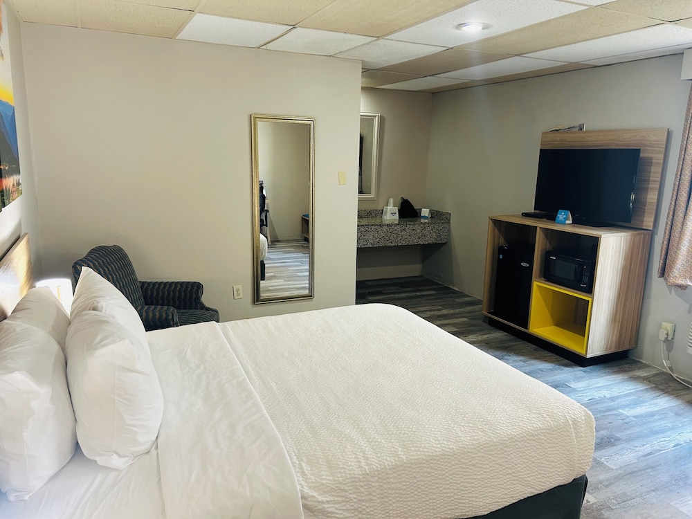 Days Inn by Wyndham Wheatland 24/42