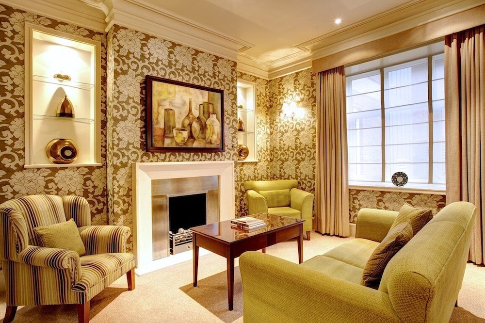 Chester Grosvenor And Spa 34/50