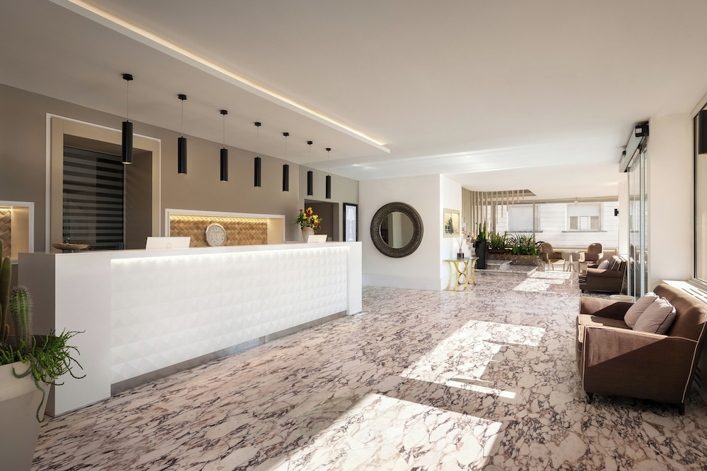 Sina Astor Hotel 5/80