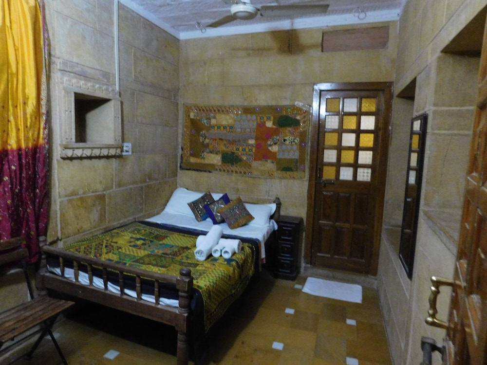 Hotel Shahi Palace 44/63