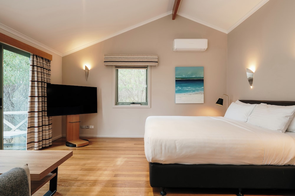 Freycinet Lodge 6/50