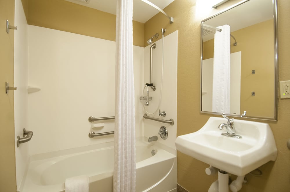 Candlewood Suites Flowood 12/39