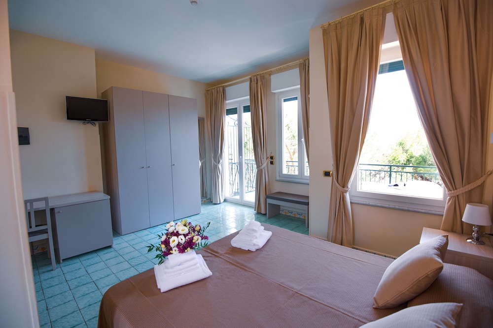 Hotel La Villa Degli Argentieri 37/62