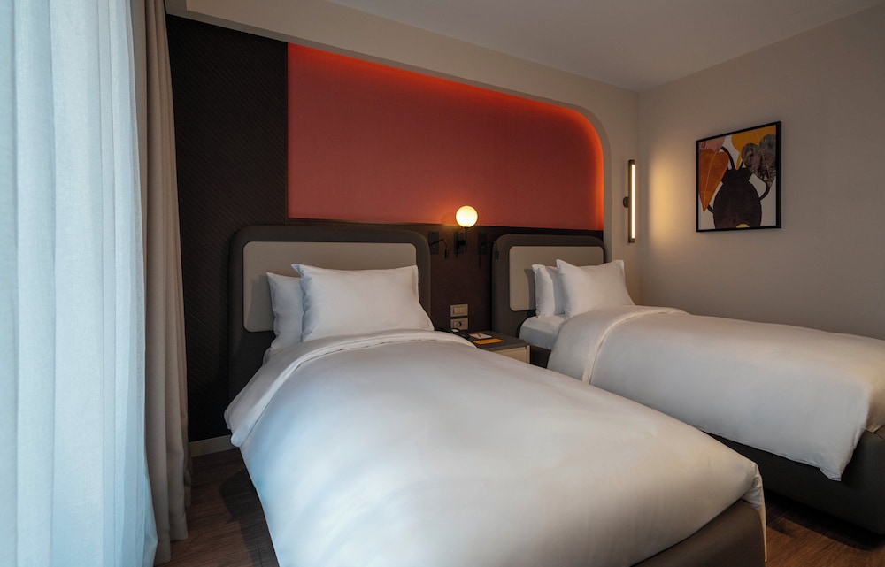 Standard, Twin Beds, City View