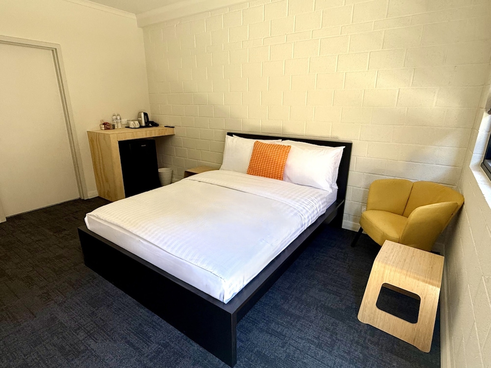 Gallery Hotel 25/71