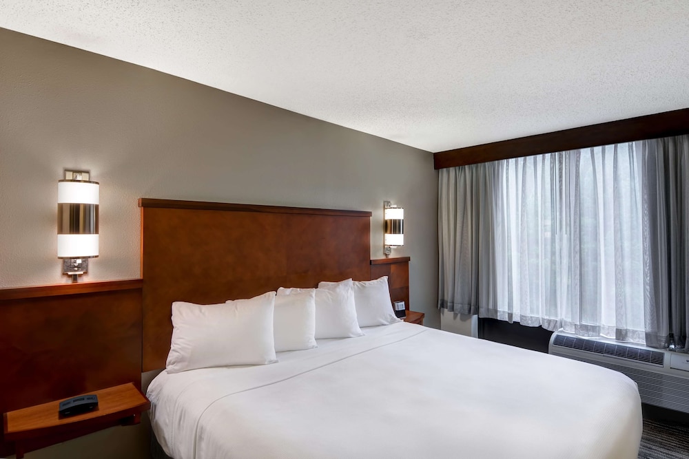 Hyatt Place Birmingham/Hoover 10/47
