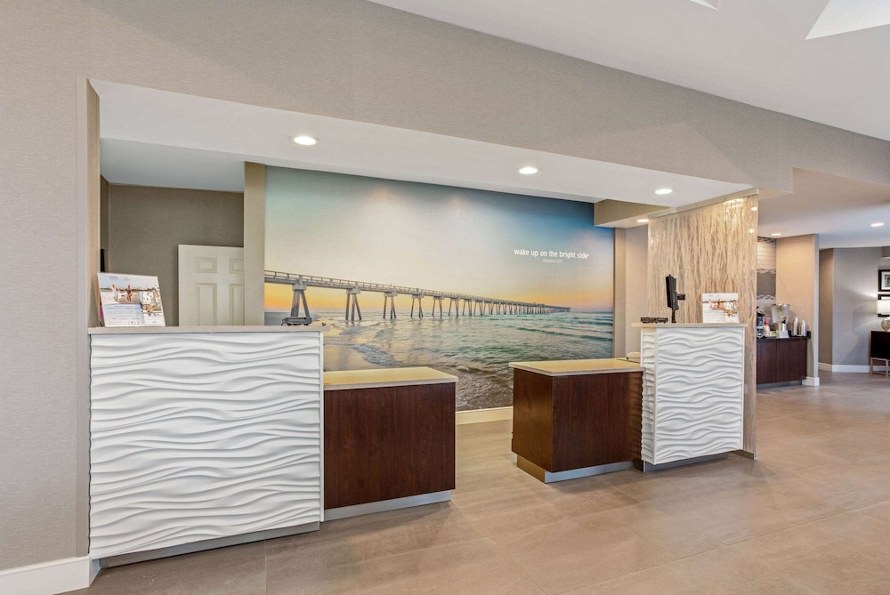 La Quinta Inn Suites Panama City 7/45