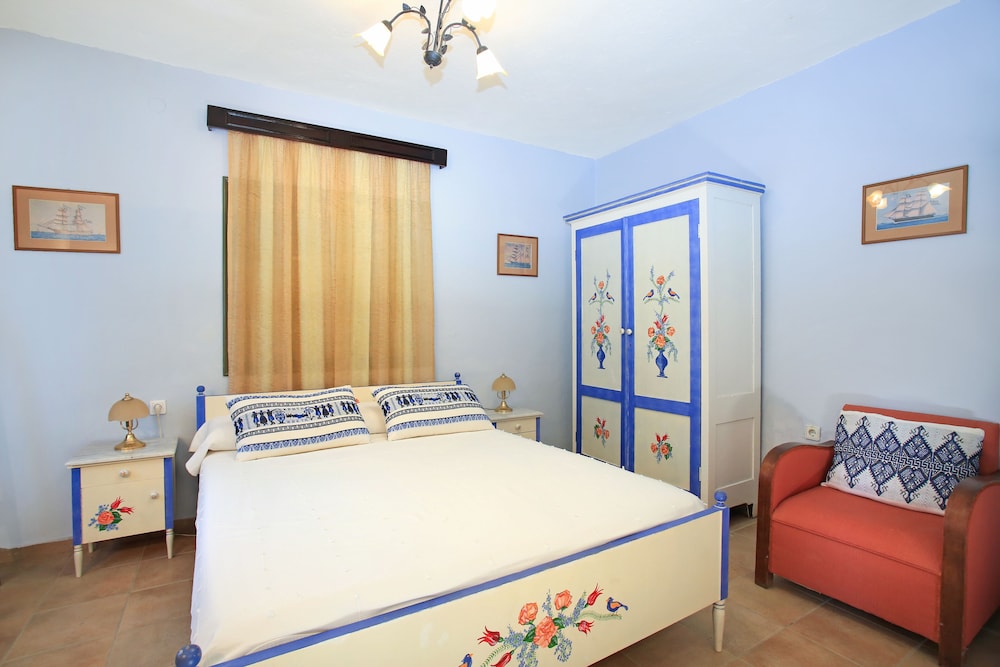 KAMILARI PASIPHAE VILLA 16/60