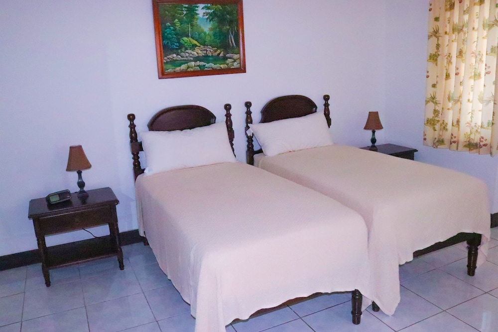 Pink Rock Bed & Breakfast 11/58