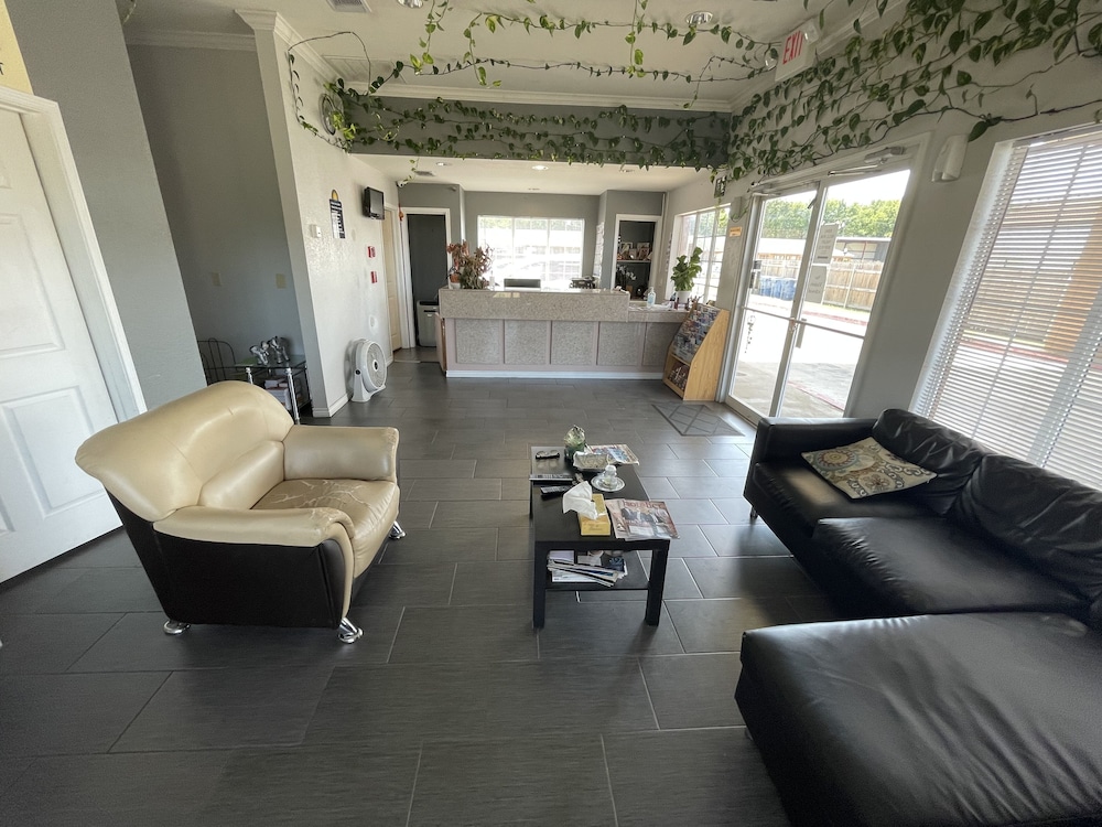 Best Western Gun Barrel City Inn 23/27
