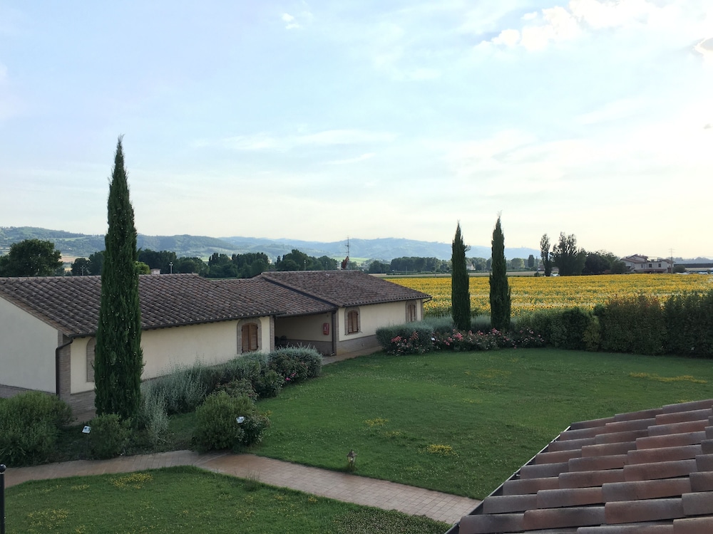 AGRITURISMO LE RONDINI DI FRANCESCO DI ASSISI 12/66