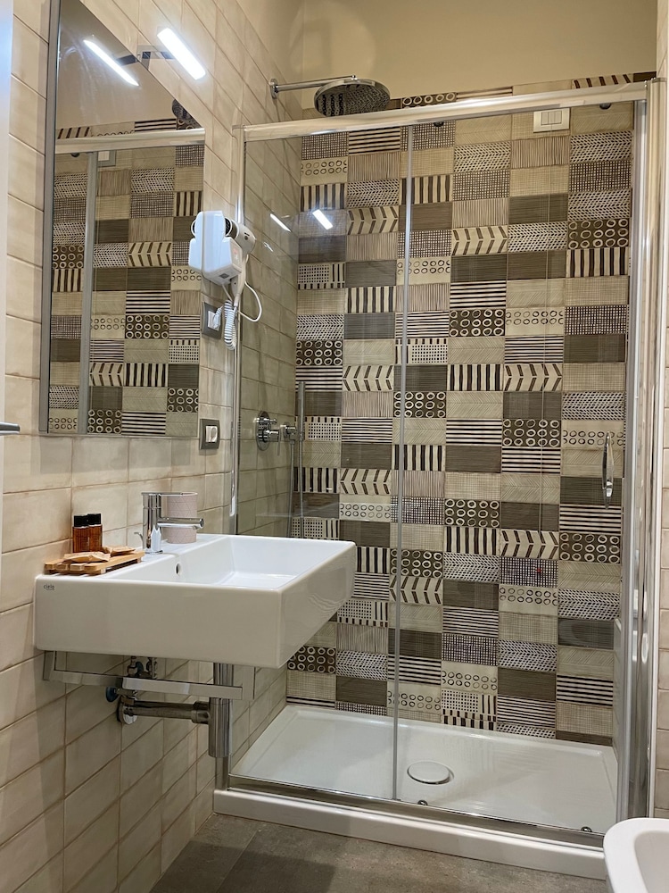 Schilizzi Hotel 46/50