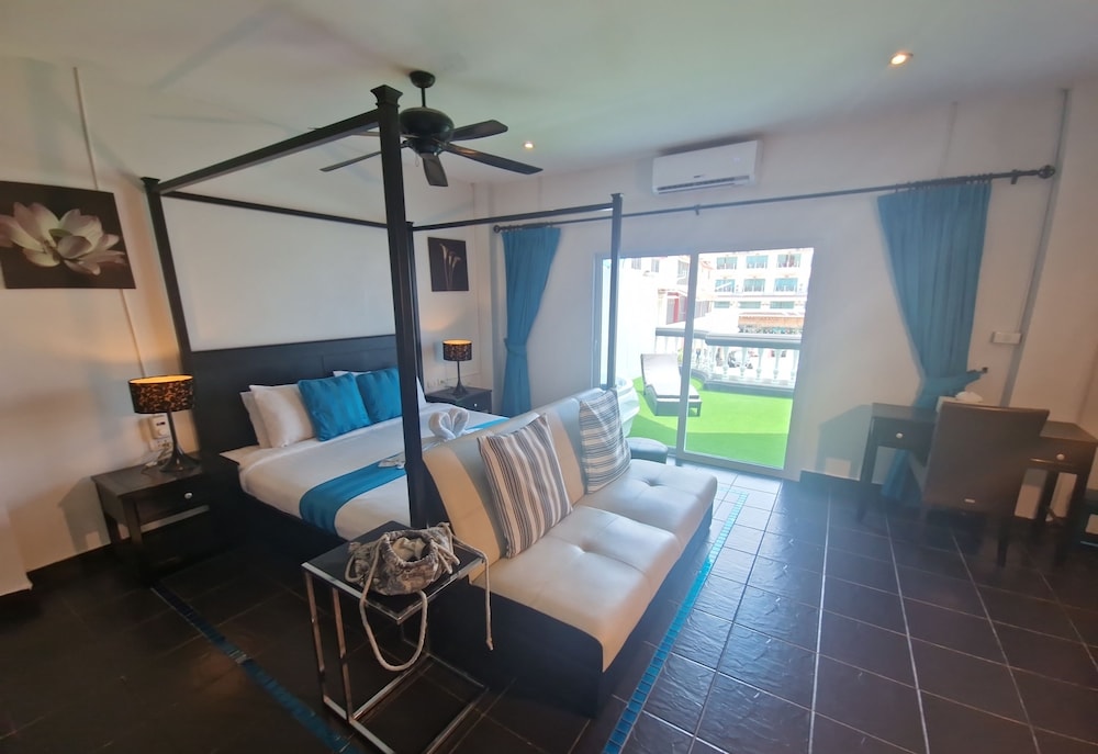 PREMIER, KING BED