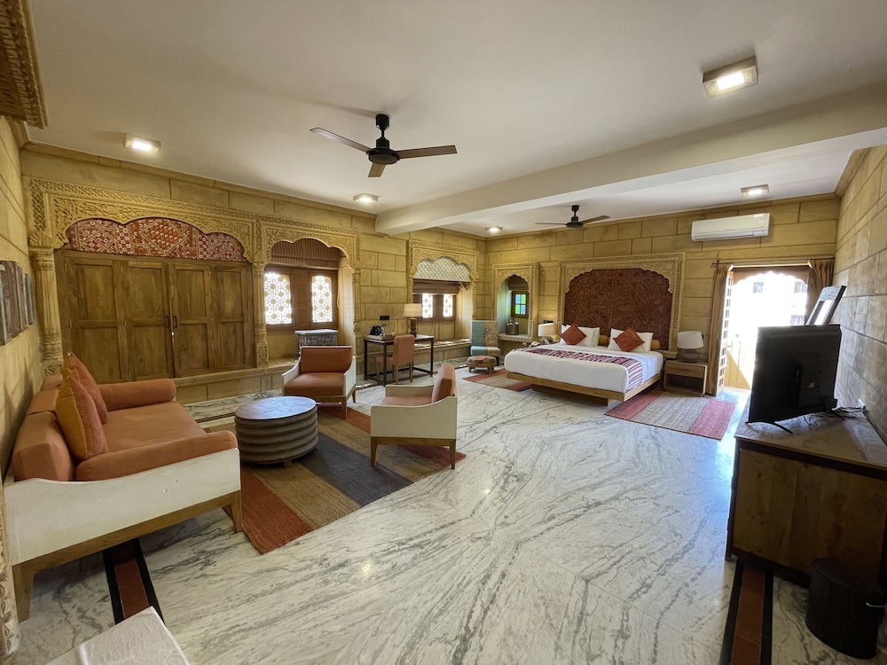 Mystic Jaisalmer Hostel / Backpacker 35/50