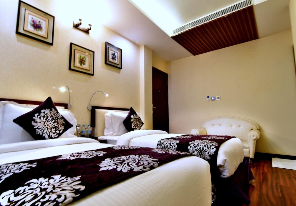 Hotel Kama International 9/40