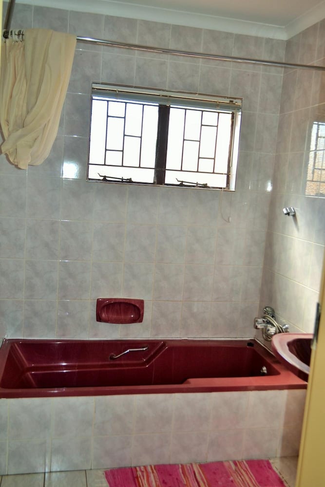 Kamogelo Guest House 4/47