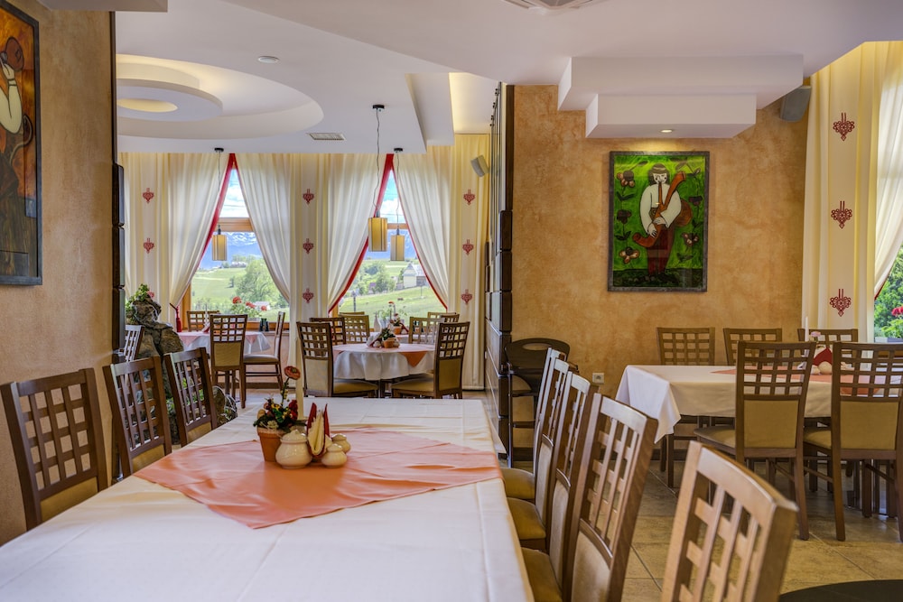 REDYK HOTEL 31/49