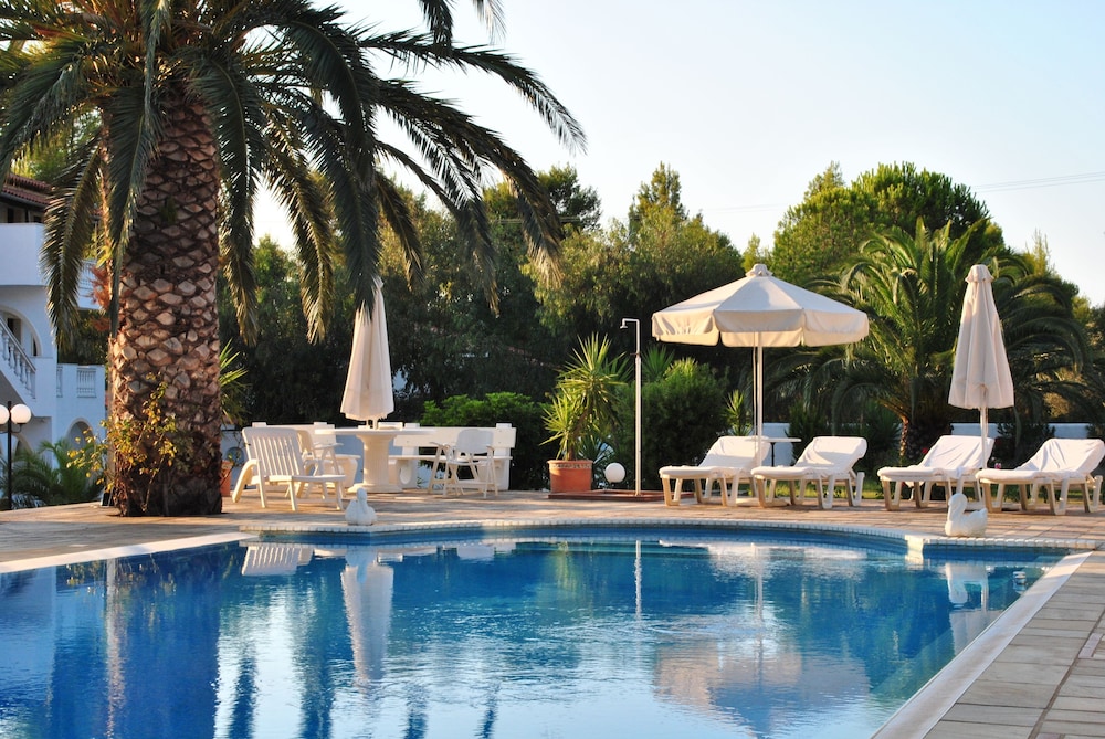 Villa Christina-Vromolimnos 54/56
