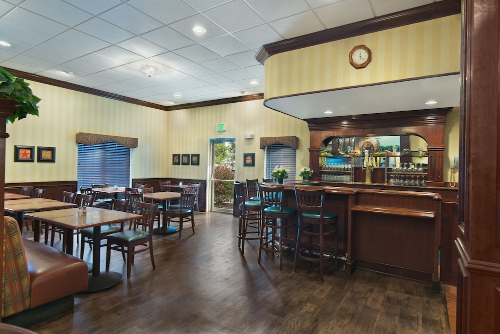 Oxford Suites Pendleton 40/54