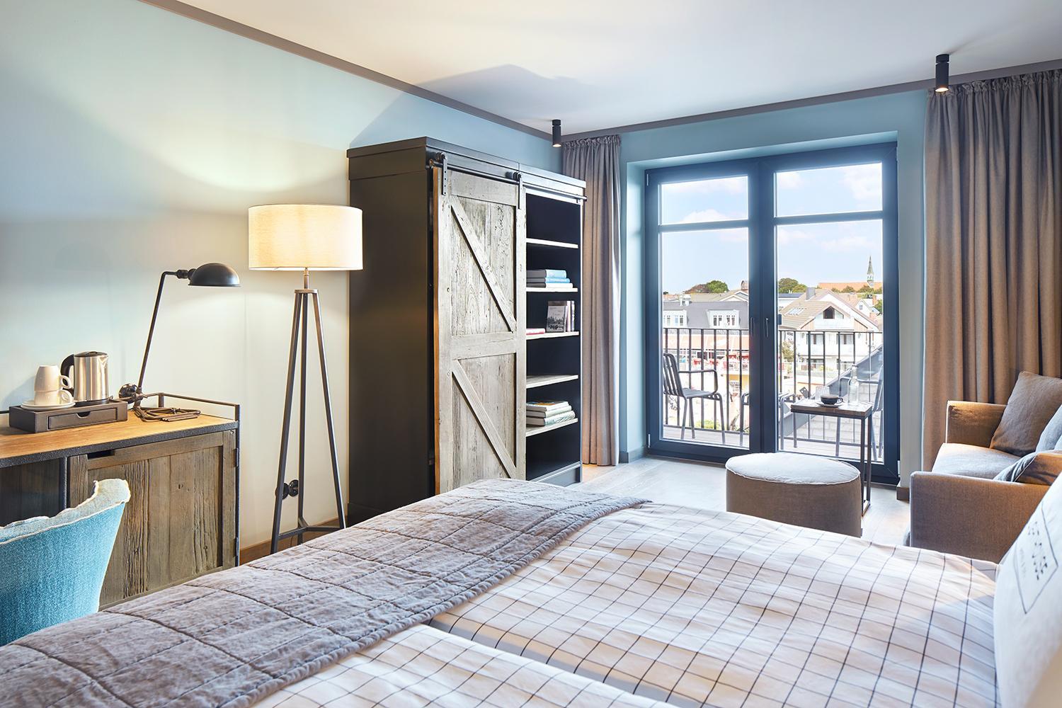 Deluxe, Double Bed, Side Sea View