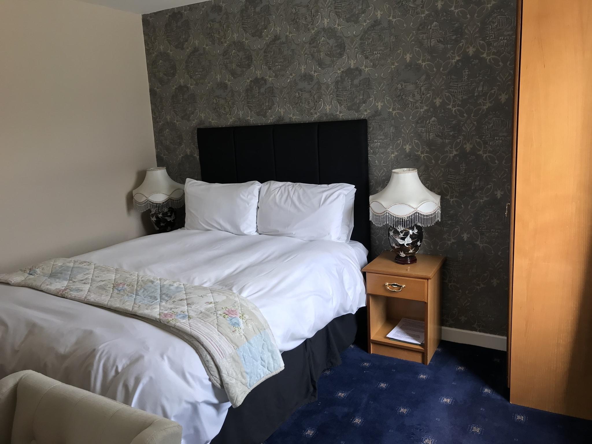 Business, Double Bed, Bathtub