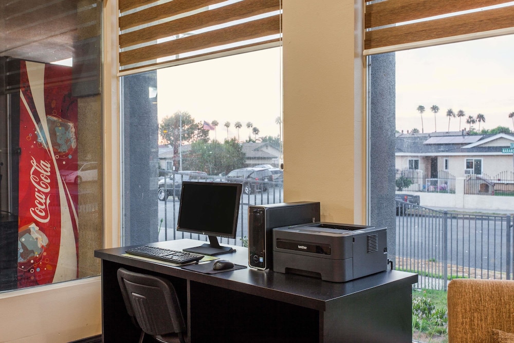 Days Inn by Wyndham San Diego-East/El Cajon 46/56