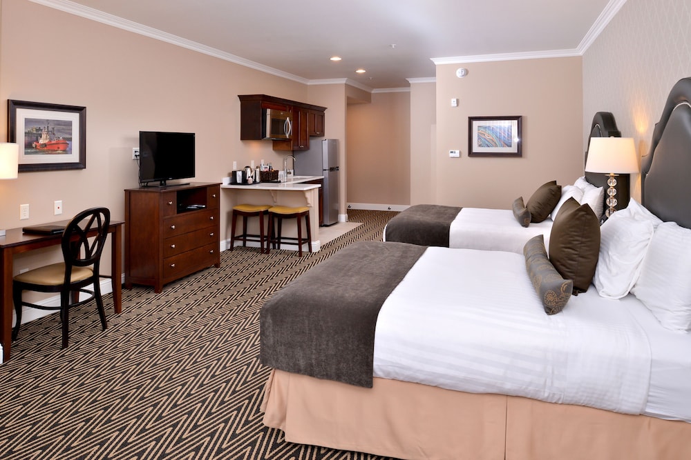 Majestic Inn & Spa 38/80