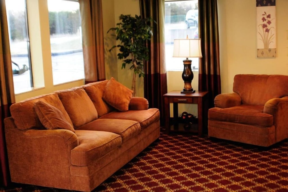 Whispering Hills Inn 28/35