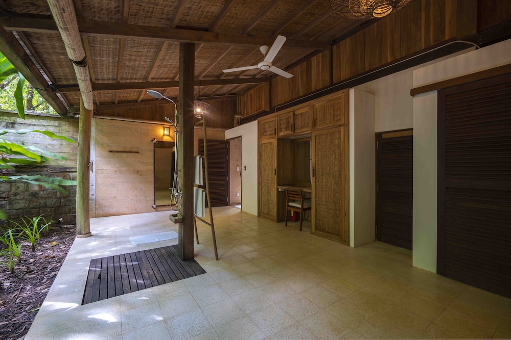 Mango Bay Resort 24/50