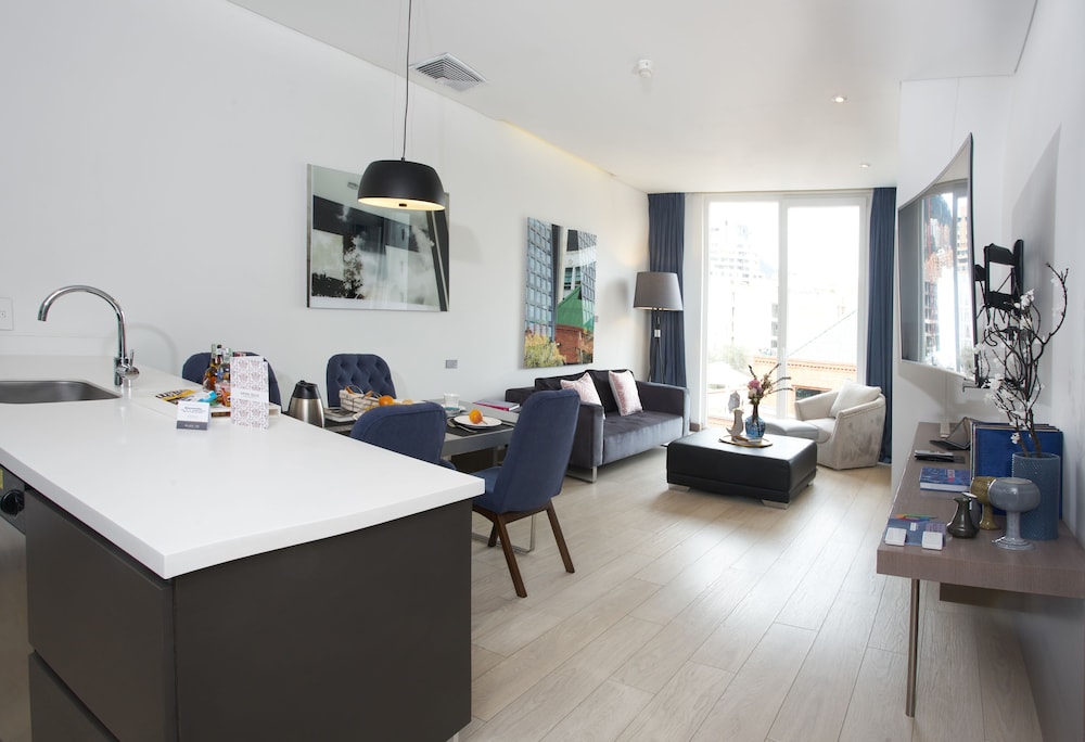 100 Luxury Suites By Preferred 65/76
