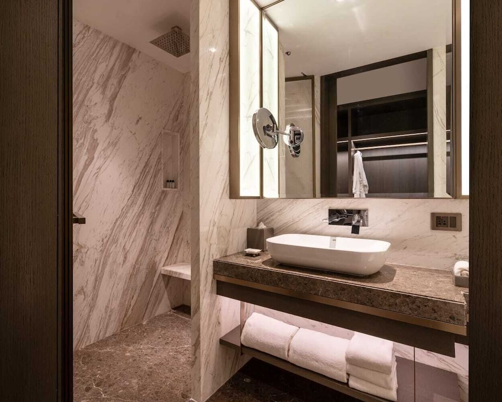 غرفة كلوب بسرير مزدوج، The Residency Towers Chennai 2/3