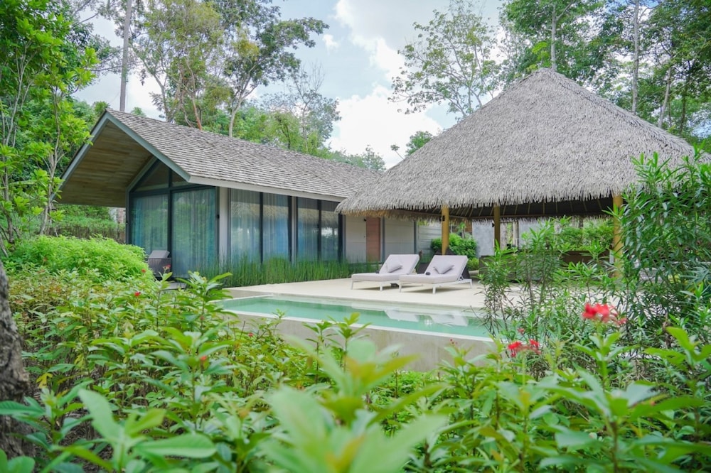 Island Escape Burasari in Maprao Island