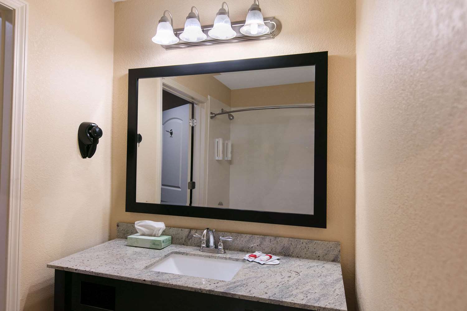 Days Inn And Suites By Wyndham Florence Jackson Area 48/50