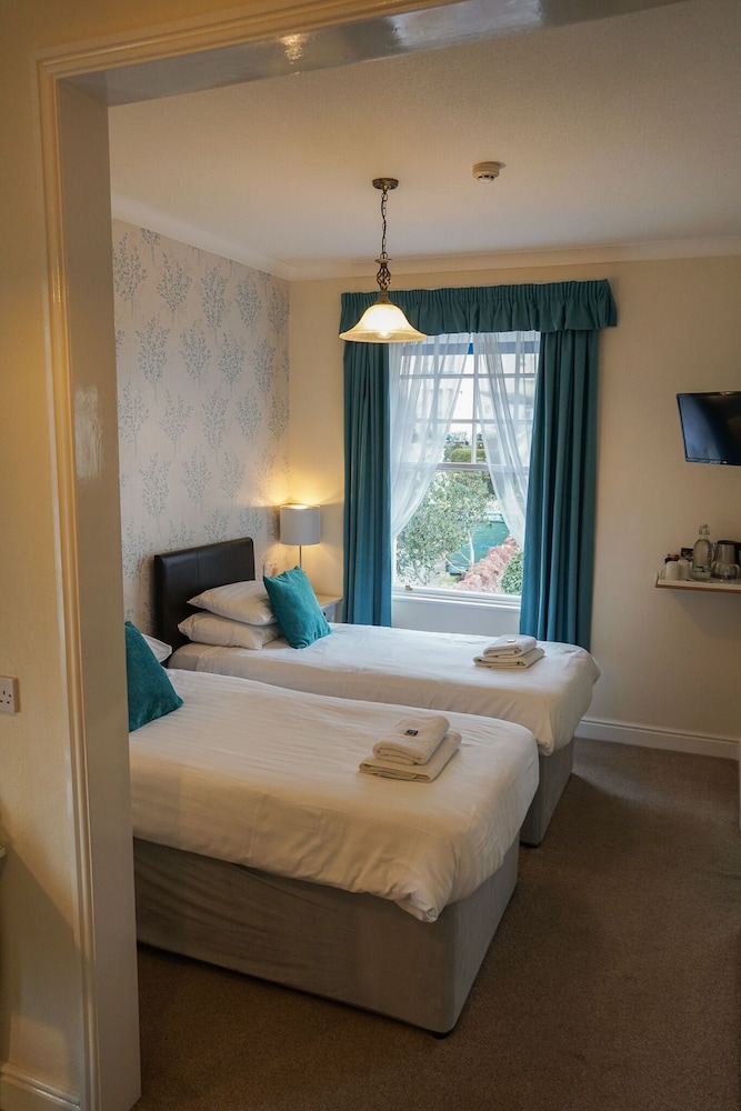The Sandpiper Guest House 8/50