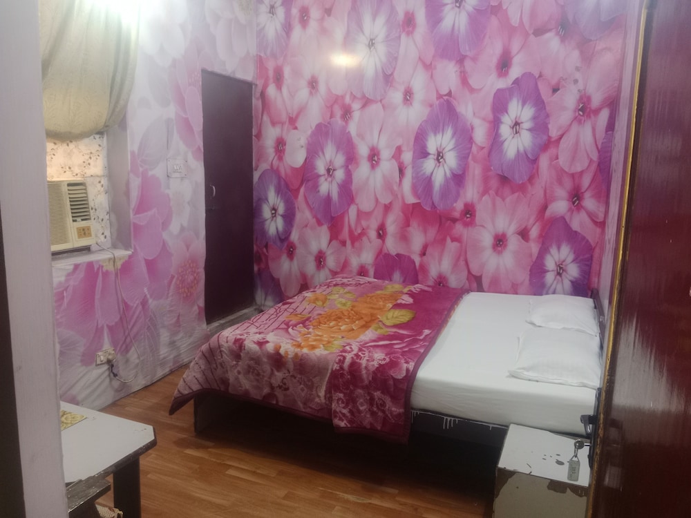 HOTEL RAJ BED AND BREAKFAST 22/36