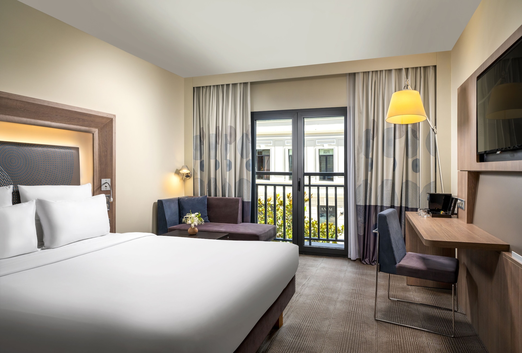 غرفة تنفيذية بسرير كوين، Novotel Istanbul Bosphorus Hotel 4/10