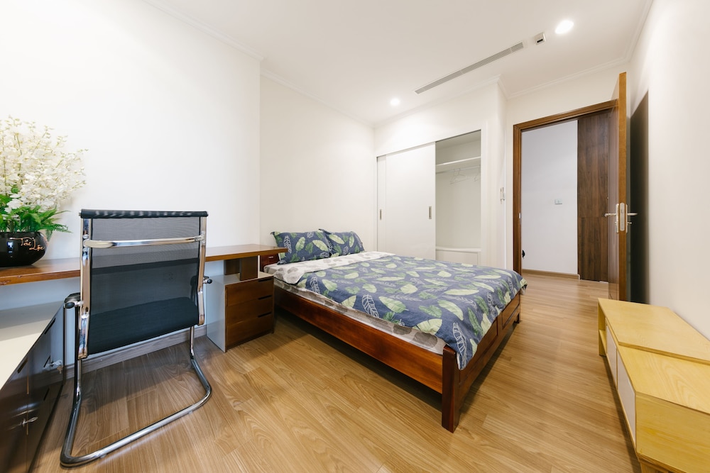 2 BEDROOMS, APARTMENT